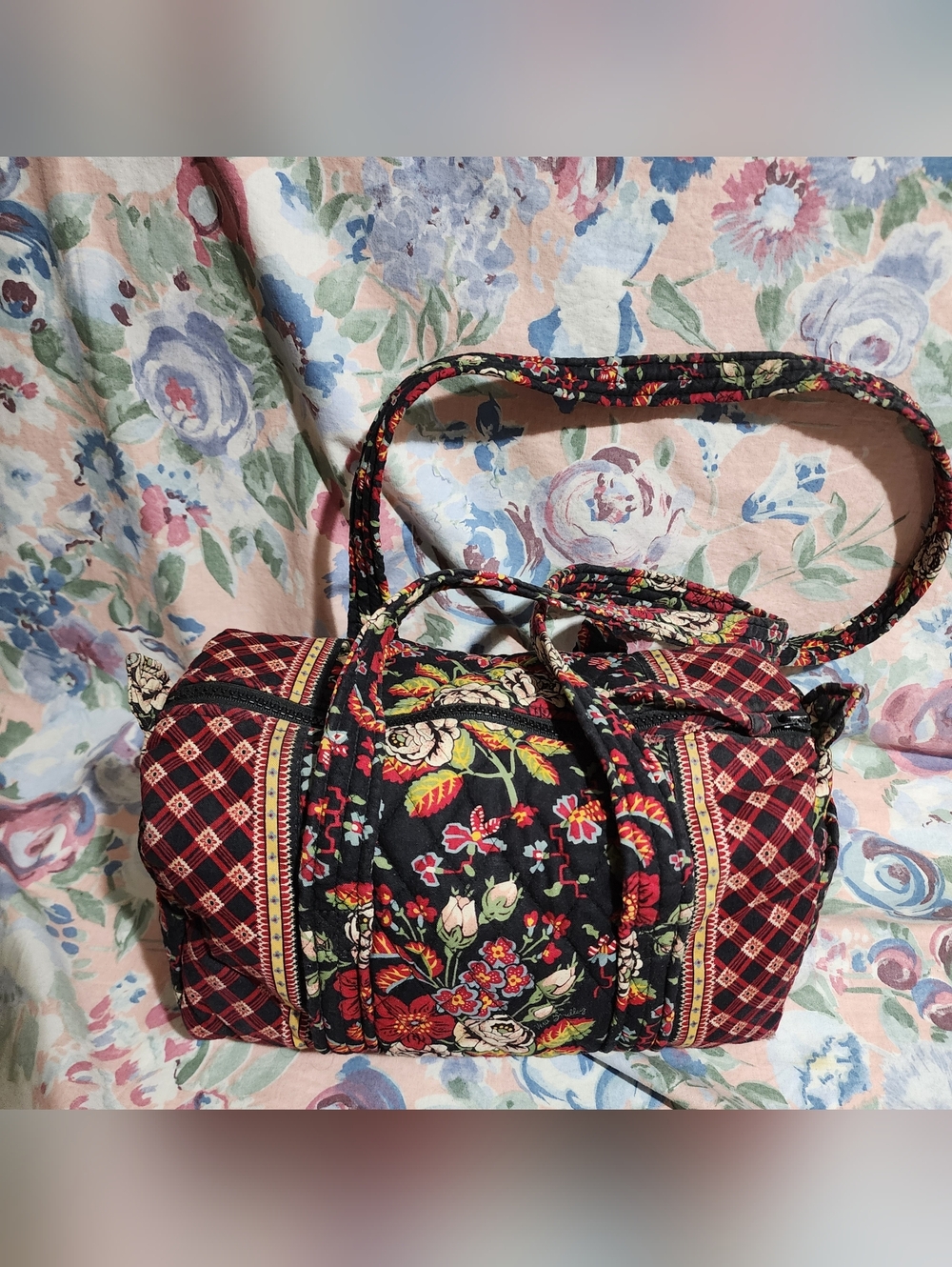 Vera Bradley Anastasia Print Red Black Floral Pattern Barrel 101